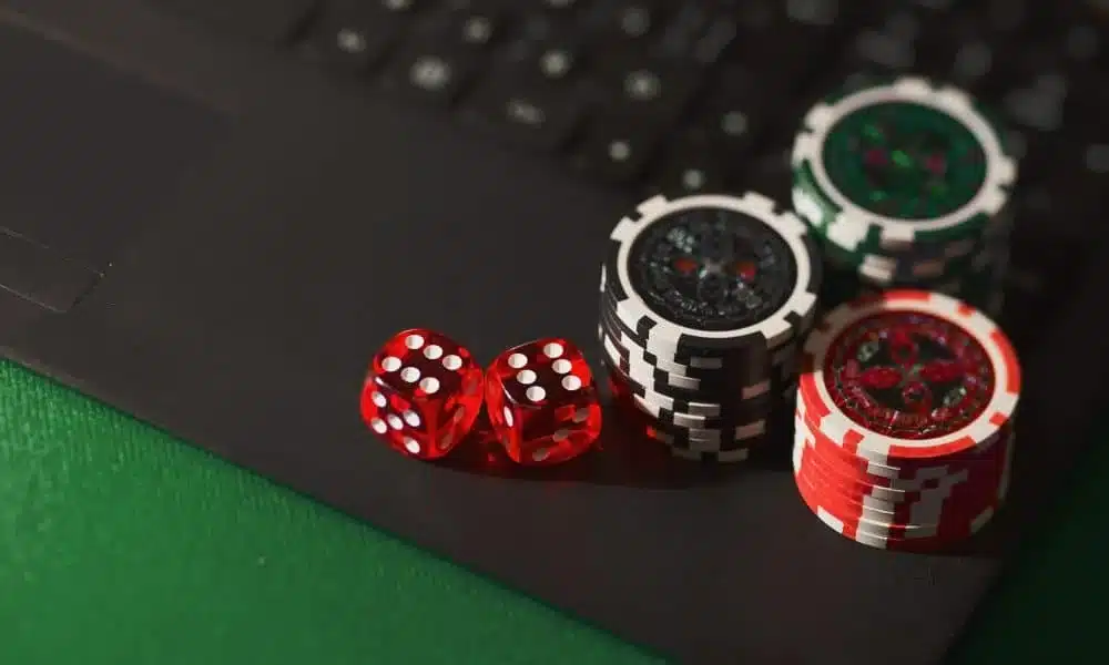 What do users expect from high-quality online gambling platforms?